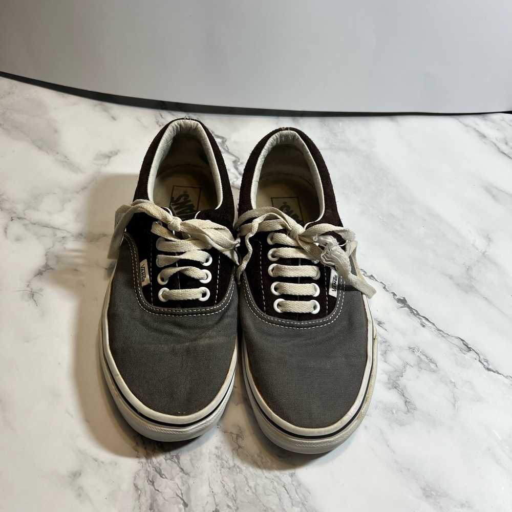 Vans SZ 7 Men’s SZ 8.5 Women’s